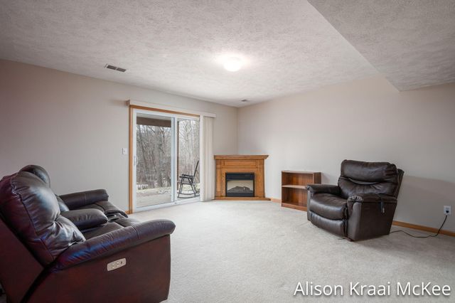 5923 W Lyn Haven Drive Se, City Of Kentwood, MI 49512