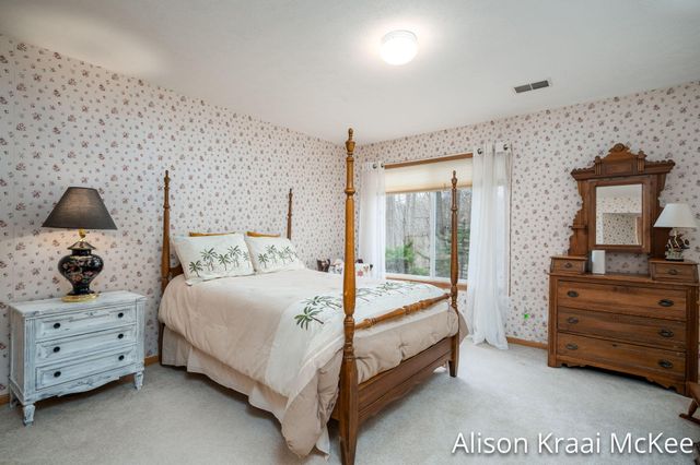 5923 W Lyn Haven Drive Se, City Of Kentwood, MI 49512