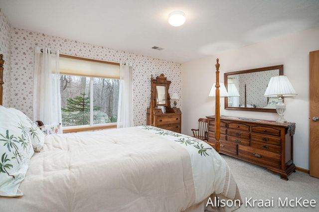 5923 W Lyn Haven Drive Se, City Of Kentwood, MI 49512