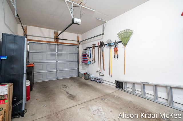 5923 W Lyn Haven Drive Se, City Of Kentwood, MI 49512