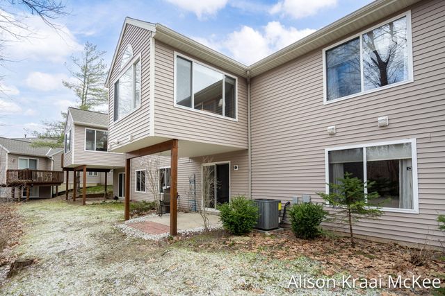 5923 W Lyn Haven Drive Se, City Of Kentwood, MI 49512