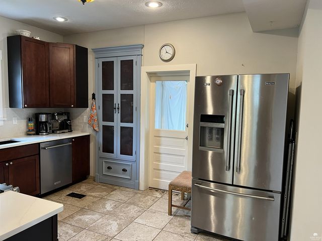 830 Leavenworth Street, Manhattan, KS 66502