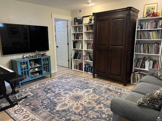 830 Leavenworth Street, Manhattan, KS 66502