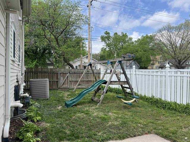 830 Leavenworth Street, Manhattan, KS 66502