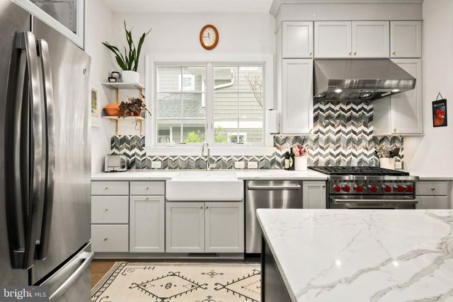 2816 1ST RD N, Arlington, VA 22201