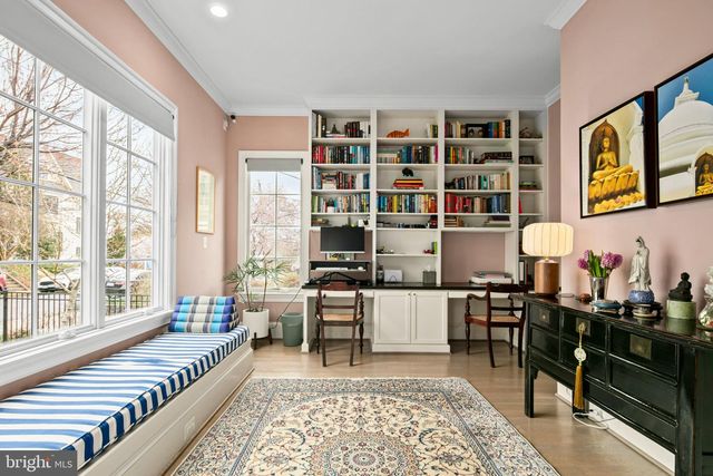 2816 1ST RD N, Arlington, VA 22201