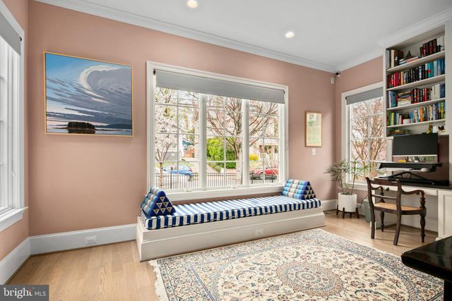 2816 1ST RD N, Arlington, VA 22201