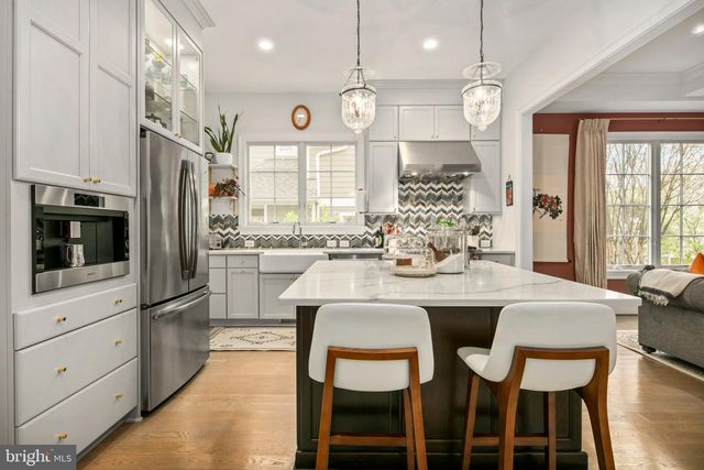 2816 1ST RD N, Arlington, VA 22201