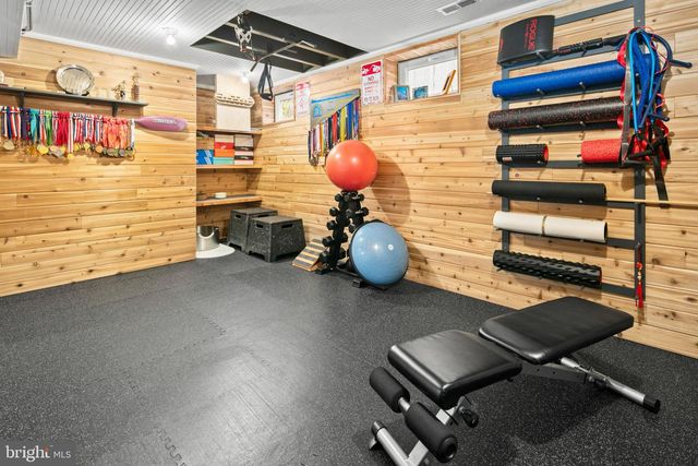 2816 1ST RD N, Arlington, VA 22201