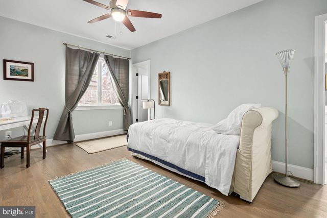 2816 1ST RD N, Arlington, VA 22201