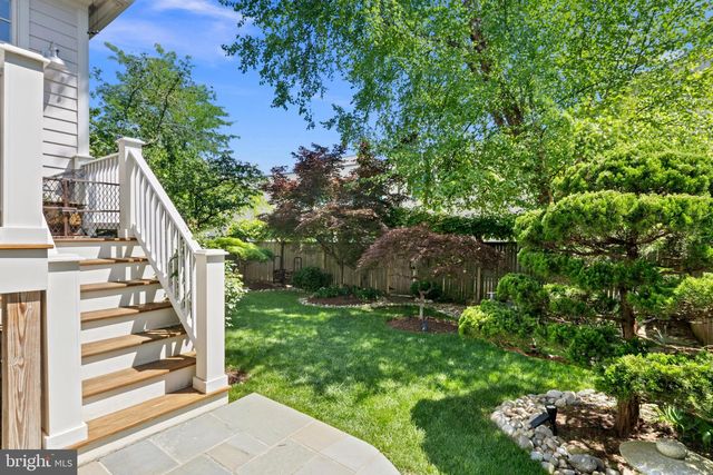 2816 1ST RD N, Arlington, VA 22201