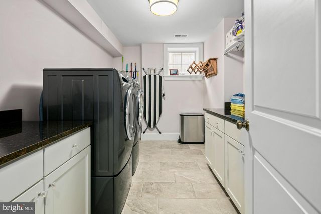 2816 1ST RD N, Arlington, VA 22201