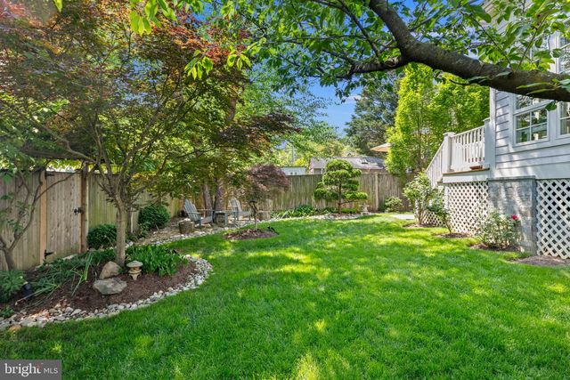 2816 1ST RD N, Arlington, VA 22201