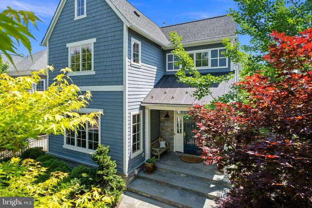 2816 1ST RD N, Arlington, VA 22201