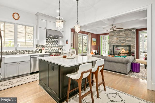 2816 1ST RD N, Arlington, VA 22201