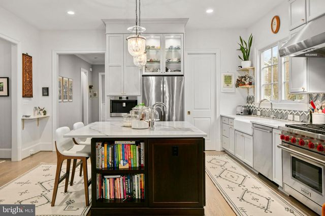 2816 1ST RD N, Arlington, VA 22201