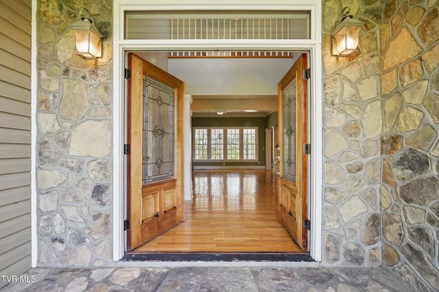 500 Northwest Ridge Avenue, Norton, VA 24273