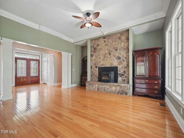 500 Northwest Ridge Avenue, Norton, VA 24273