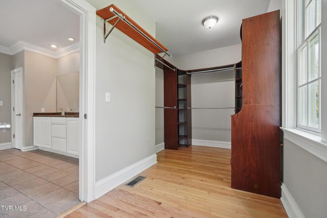 500 Northwest Ridge Avenue, Norton, VA 24273