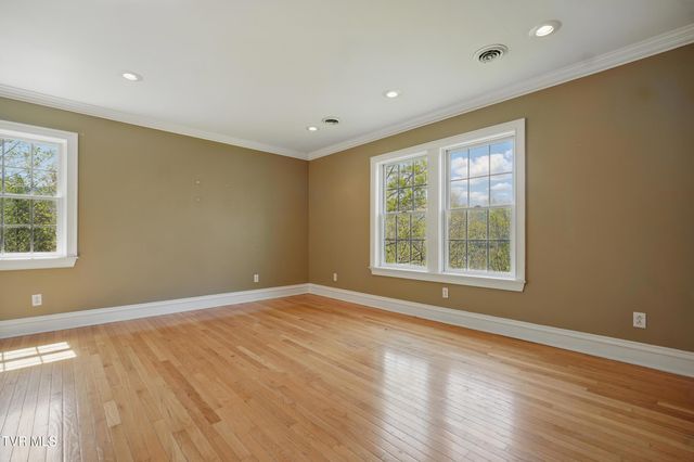 500 Northwest Ridge Avenue, Norton, VA 24273