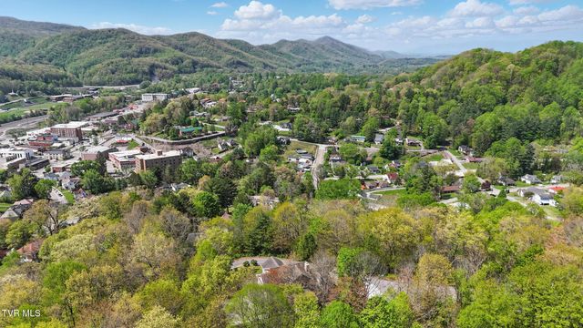 500 Northwest Ridge Avenue, Norton, VA 24273