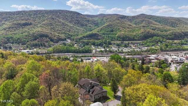 500 Northwest Ridge Avenue, Norton, VA 24273