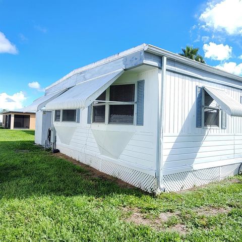 15 Indigo Lane, Port St. Lucie, FL 34952