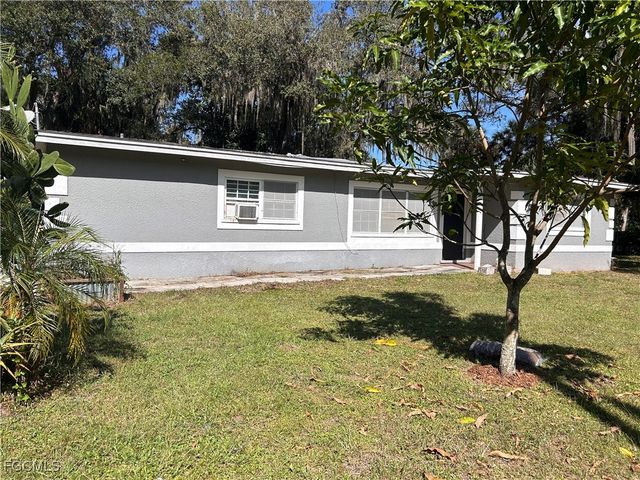 438 7th AVE, Labelle, FL 33935
