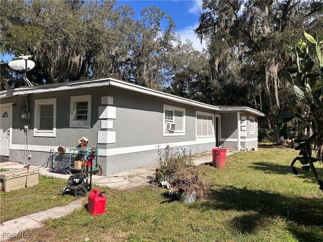438 7th AVE, Labelle, FL 33935