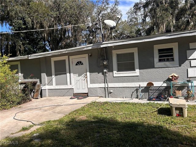 438 7th AVE, Labelle, FL 33935