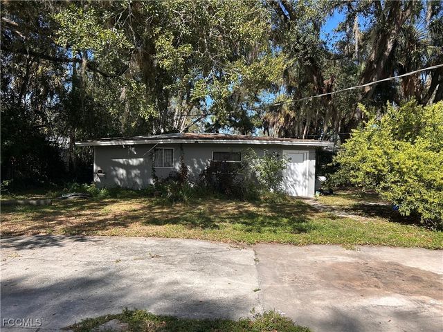 438 7th AVE, Labelle, FL 33935