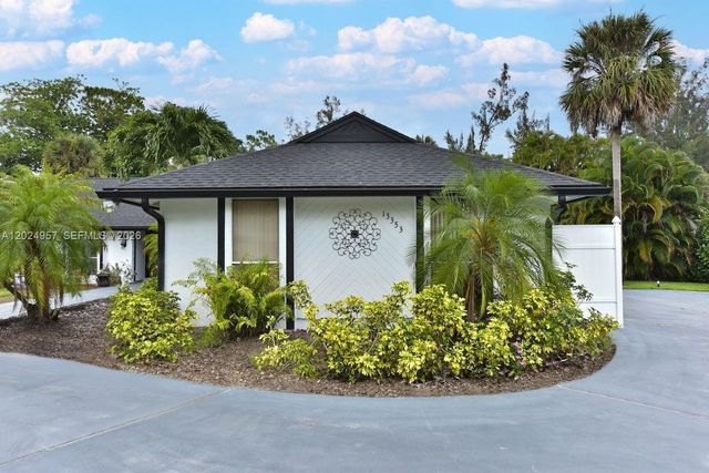 13353 Doubletree Circle, Wellington, FL 33414