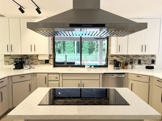 13353 Doubletree Circle, Wellington, FL 33414