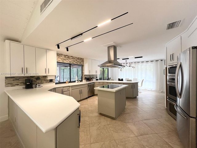 13353 Doubletree Circle, Wellington, FL 33414