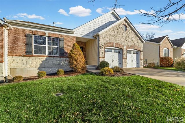 104 Amiot Court, Chesterfield, MO 63146