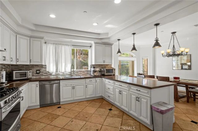 9369 Hillrose, Sunland, CA 91040