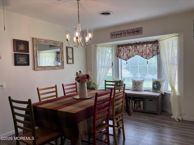 11 Amesbury Road E, Whiting, NJ 08759
