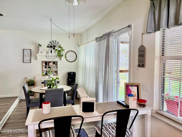 11 Amesbury Road E, Whiting, NJ 08759
