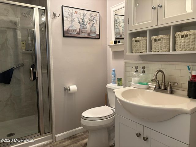 11 Amesbury Road E, Whiting, NJ 08759