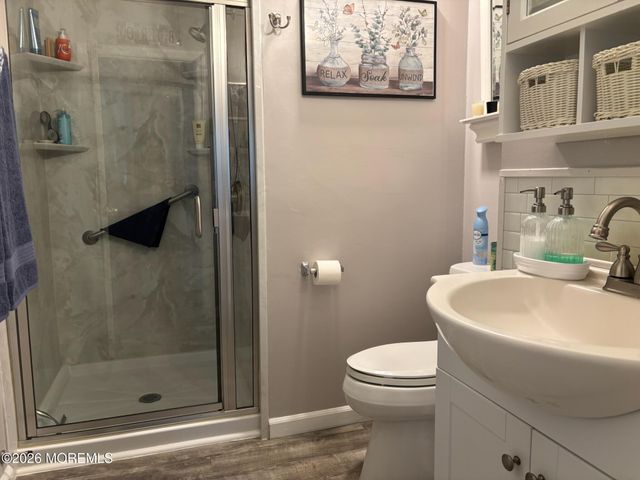 11 Amesbury Road E, Whiting, NJ 08759