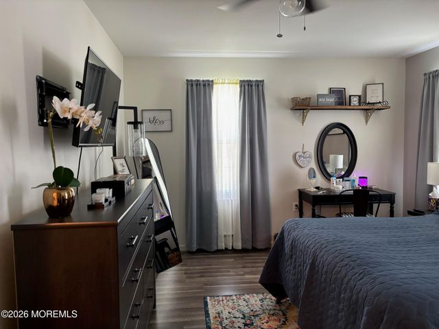 11 Amesbury Road E, Whiting, NJ 08759