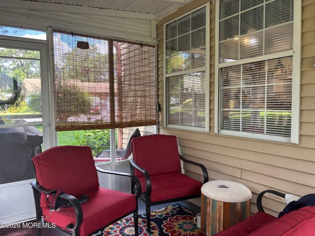 11 Amesbury Road E, Whiting, NJ 08759