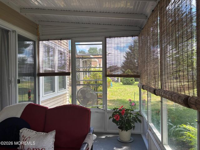 11 Amesbury Road E, Whiting, NJ 08759