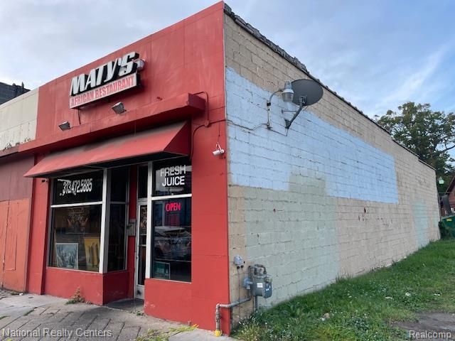 21611 Grand River Avenue, Detroit, MI 48219