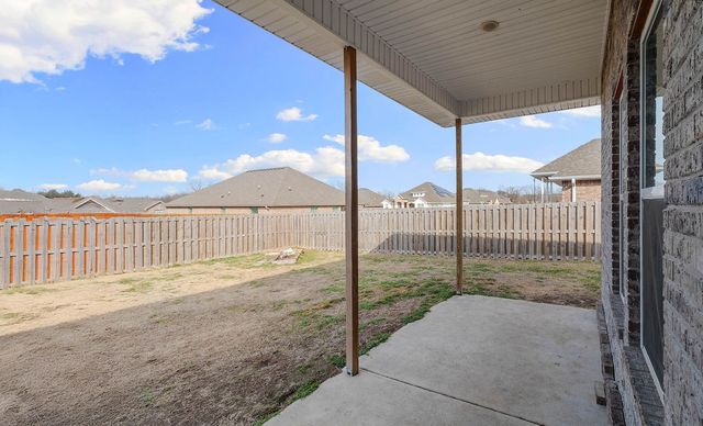 2402 England Lane, Pea Ridge, AR 72751