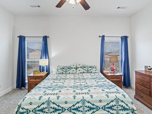 2402 England Lane, Pea Ridge, AR 72751
