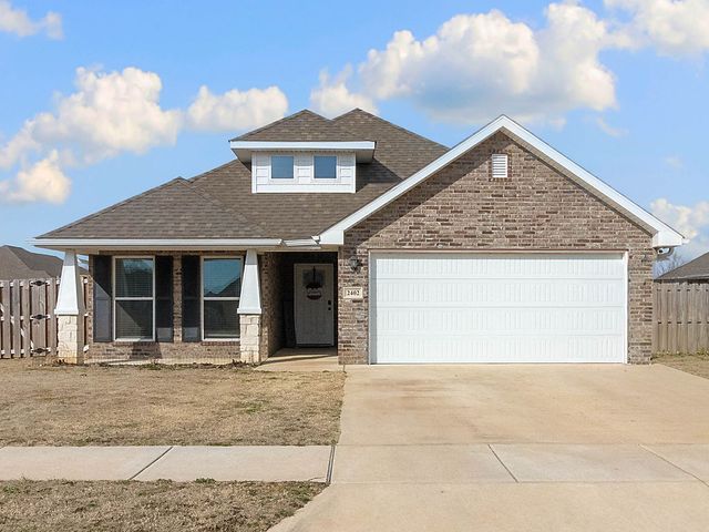 2402 England Lane, Pea Ridge, AR 72751