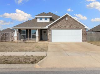 2402 England Lane, Pea Ridge, AR 72751