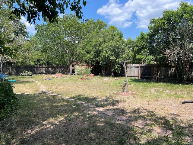 607 Garcia ST, Lockhart, TX 78644