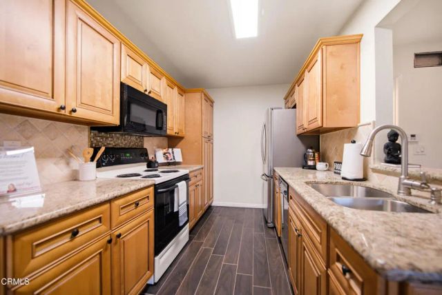 1124 Landsburn Circle, Westlake Village, CA 91361